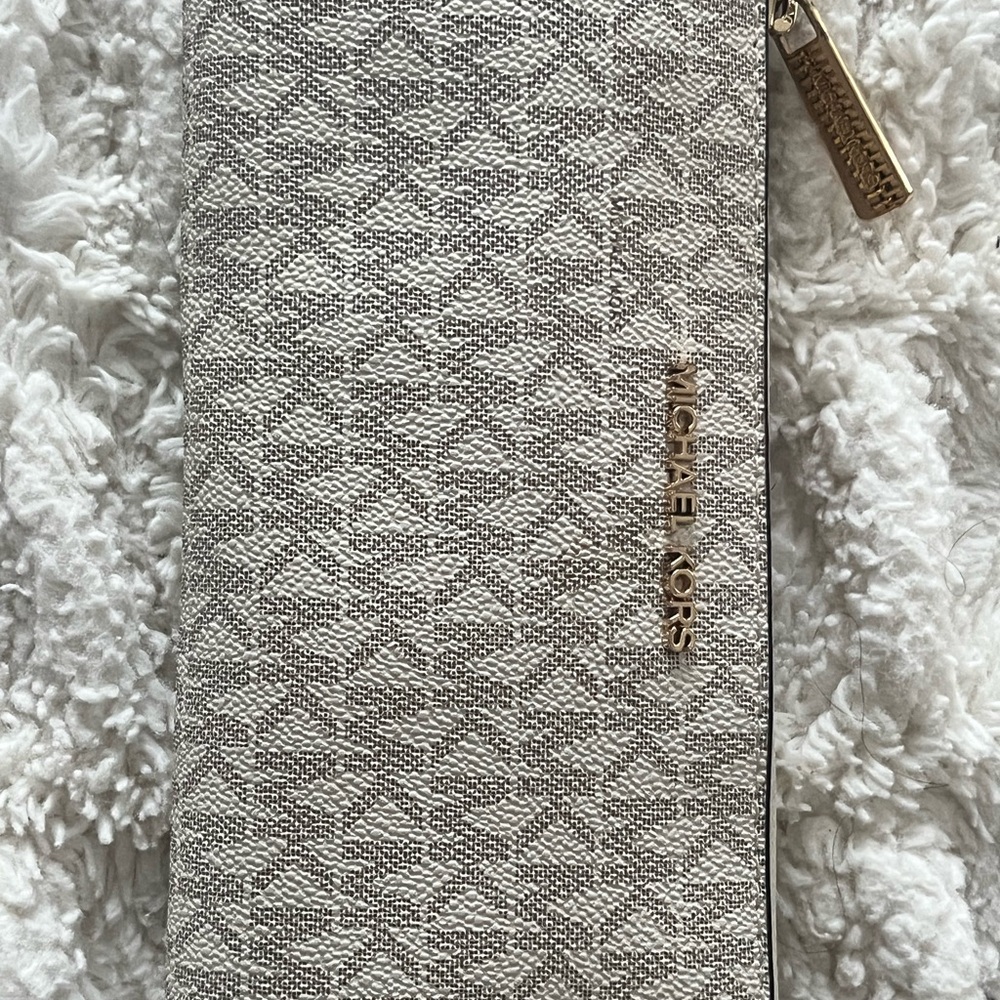 Michael Kors Silver Wallet